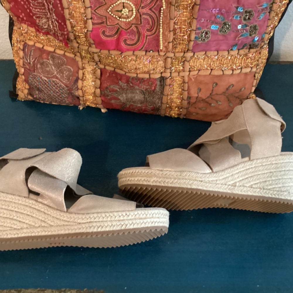 Shoes - Picture 2 of 16